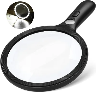 Leselupe mit Licht
