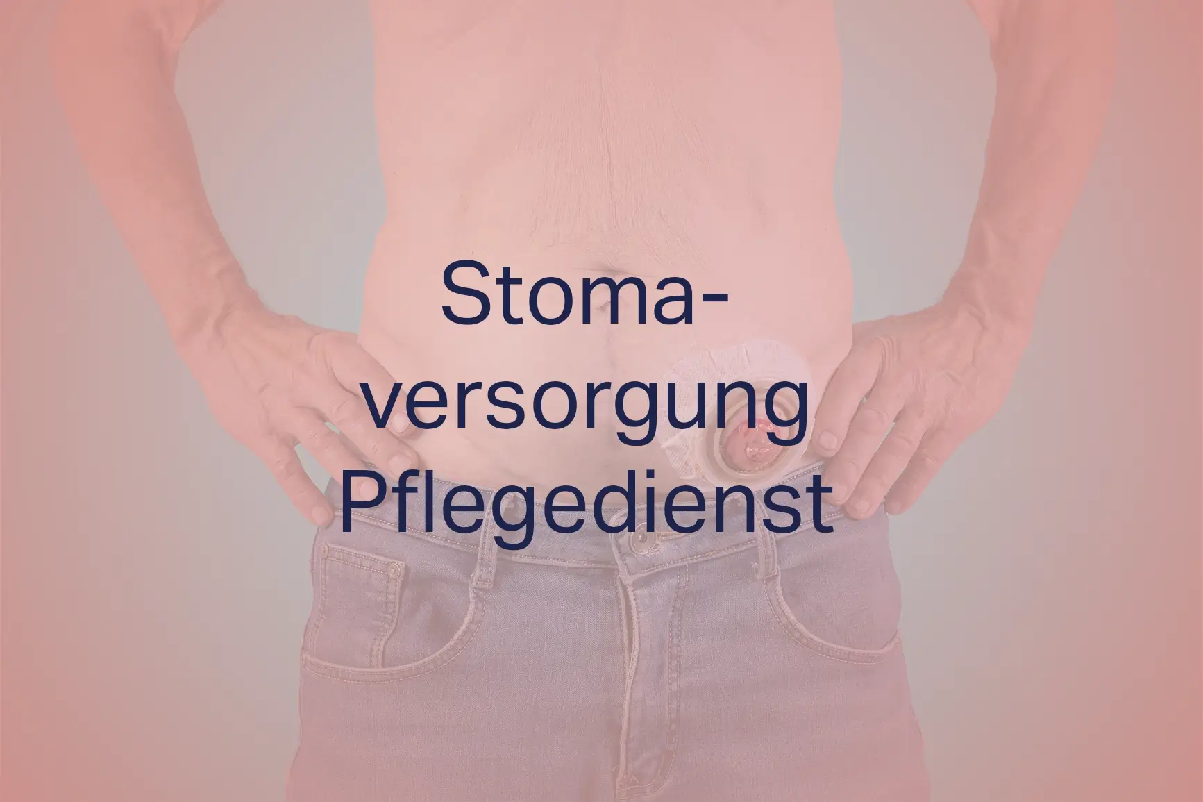 Pflegefachkraft erklärt Angehörigen die Anwendung moderner Stomahilfsmittel für die häusliche Pflege.